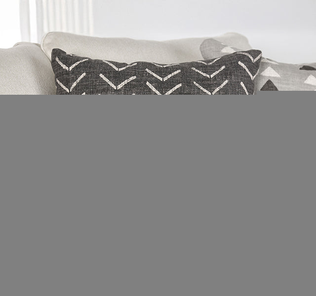 Hyde Park Loveseat w/ Pillows